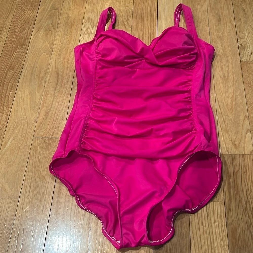 Croft& Barrow pink one piece swimsuit size 14 .